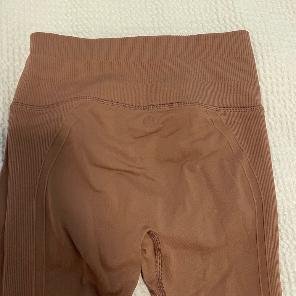 Lululemon leggings Size 2 - Picture 4 of 4